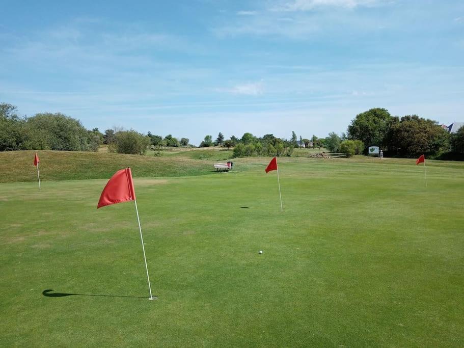 Talmont-Saint-Hilaire Studio Au Coeur Du Golf De Port Bourgenay, Proche Des Sables D'Olonne מראה חיצוני תמונה
